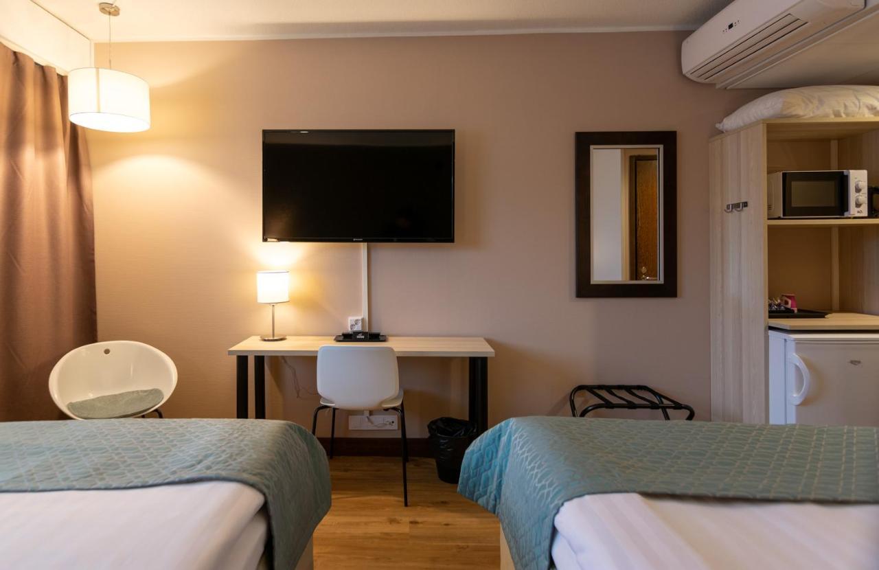 Hotel Kivitasku Kaarina Kültér fotó